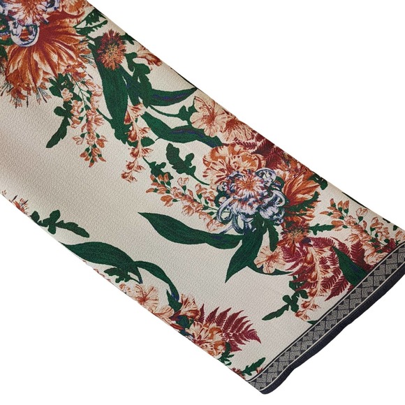 Flying Tomato Cross Front Floral Blouse with Bell Sleeves Size Small - Picture 5 of 8